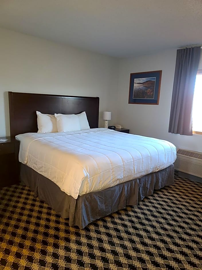 MCM Elegante Suites