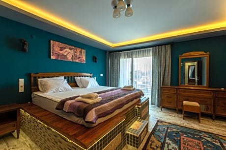 Grand Deluxe Room