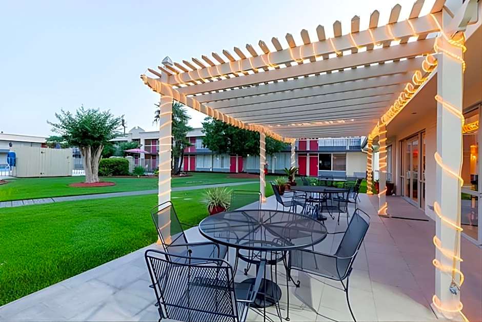Iberia House & Suites