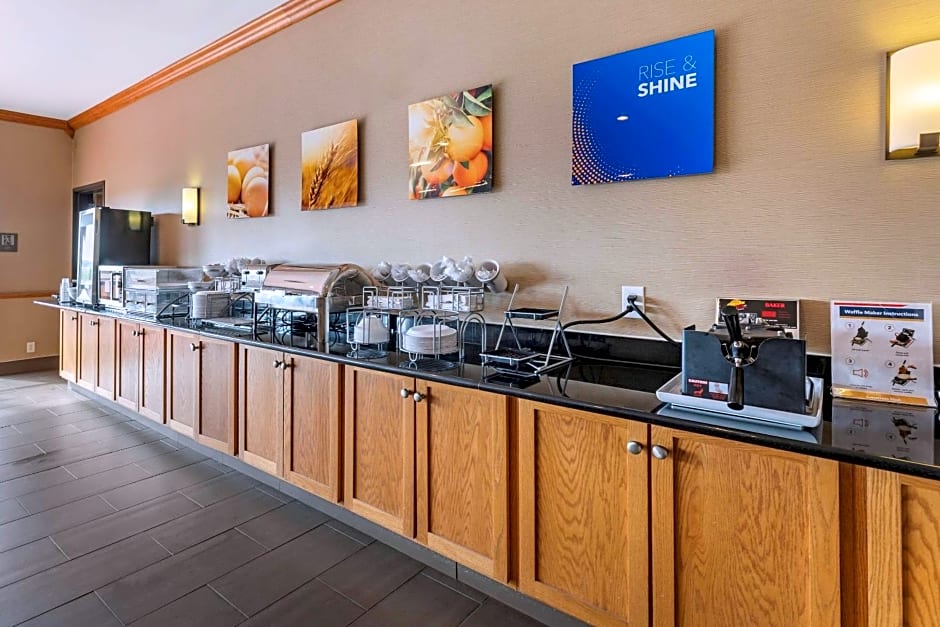 Comfort Inn & Suites Greenville I-70