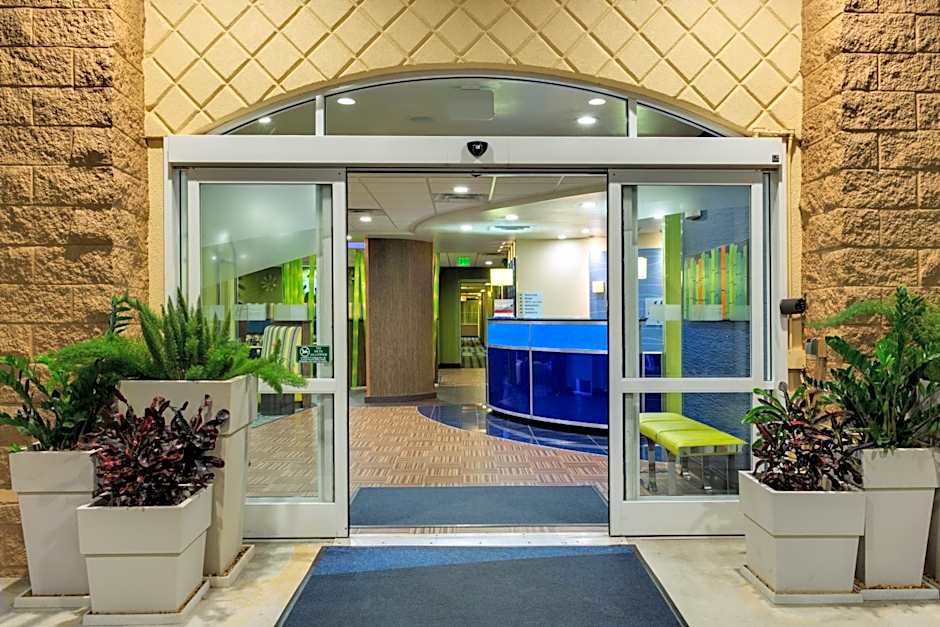 Holiday Inn Express & Suites Plant City By IHG