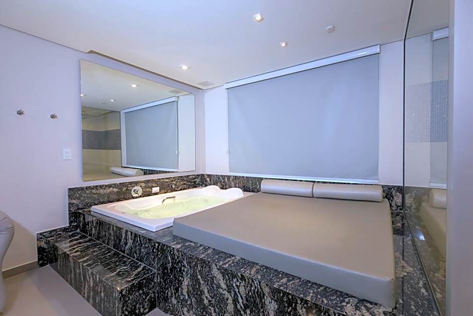 Poeme Motel by Drops