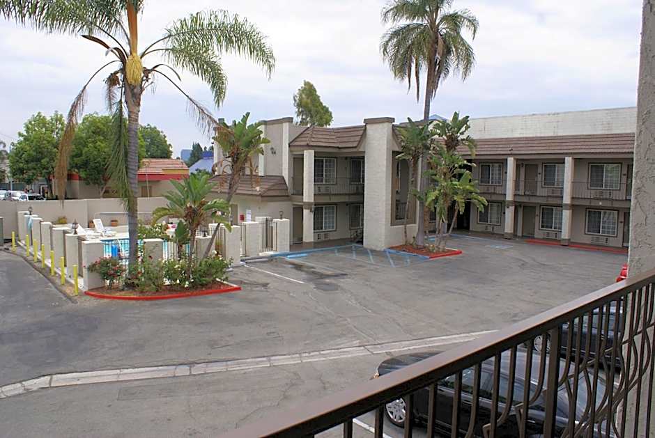 Queens Inn Anaheim