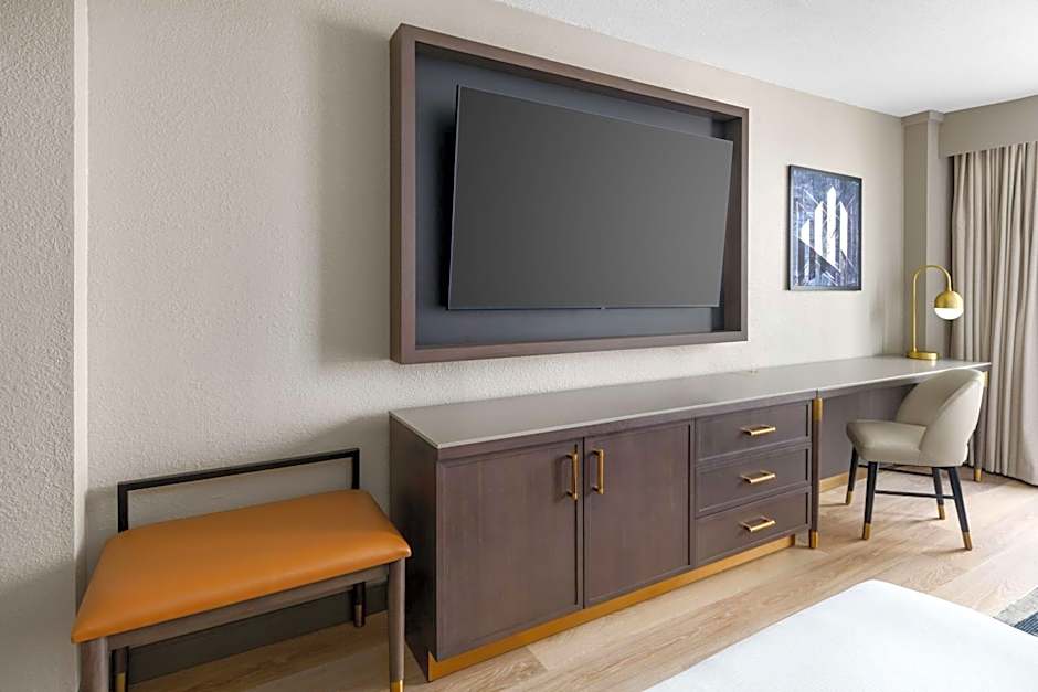 DoubleTree by Hilton Charlotte City Center