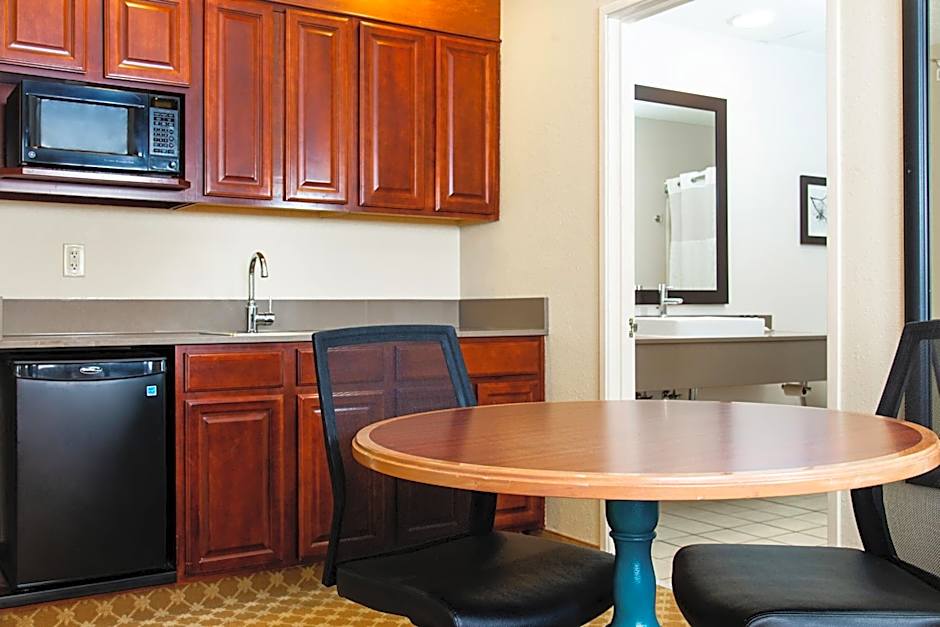 Country Inn & Suites by Radisson, Milwaukee West (Brookfield), WI