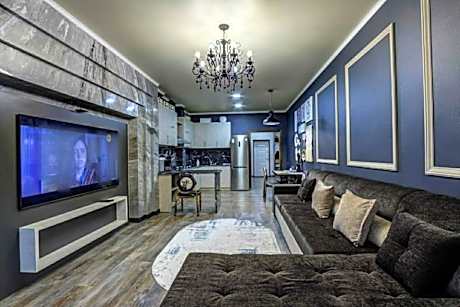 Chocolate apt. 3 in Bay-Tash Residence