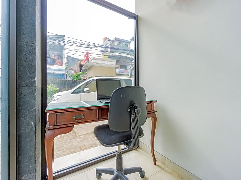 Griya Otista Syariah by OYO Rooms