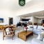 Brand New 3 BR Penthouse - Oceanview Rooftop Pool