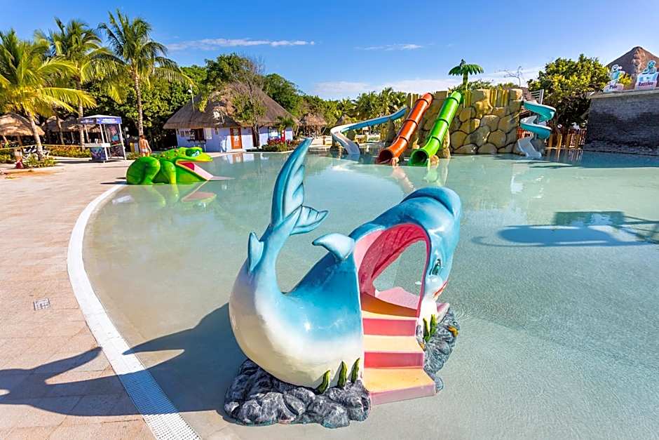 Family Selection at Grand Palladium Kantenah Resort & Spa- All Inclusive