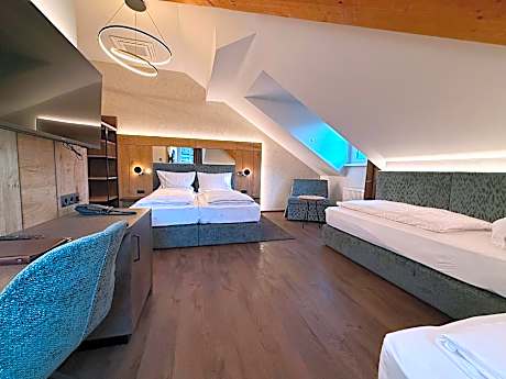Quadruple Room with Terrace