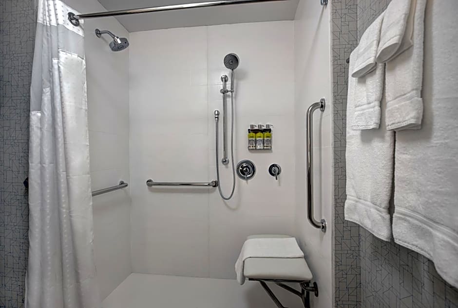 Holiday Inn Express Milwaukee Downtown By IHG