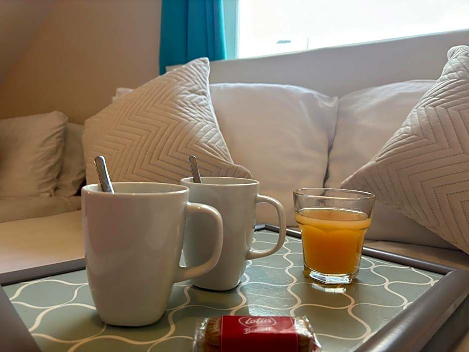 The Carpenters Arms Rooms in Broadway, Laugharne