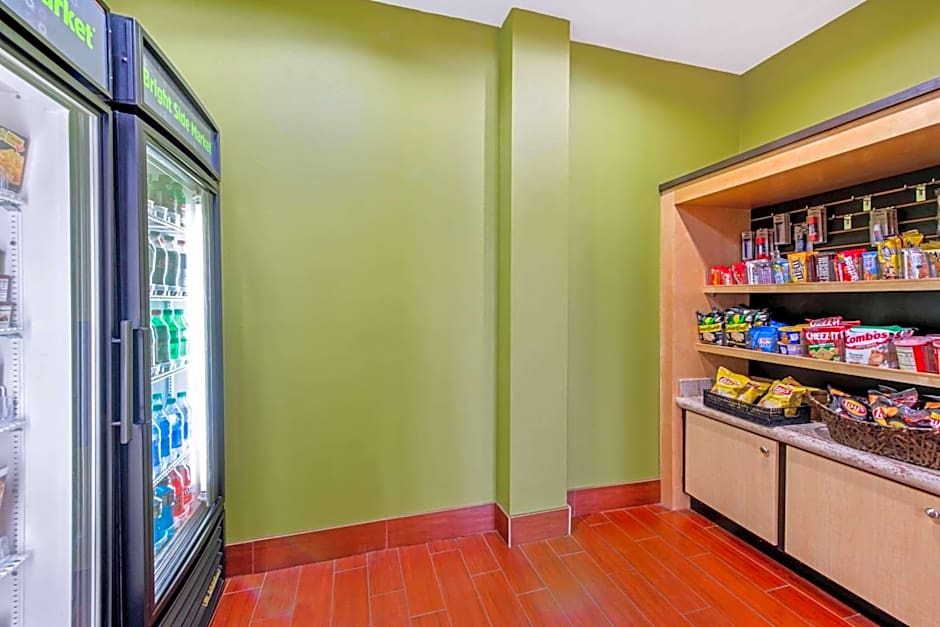 La Quinta Inn & Suites by Wyndham Leesville Fort Polk