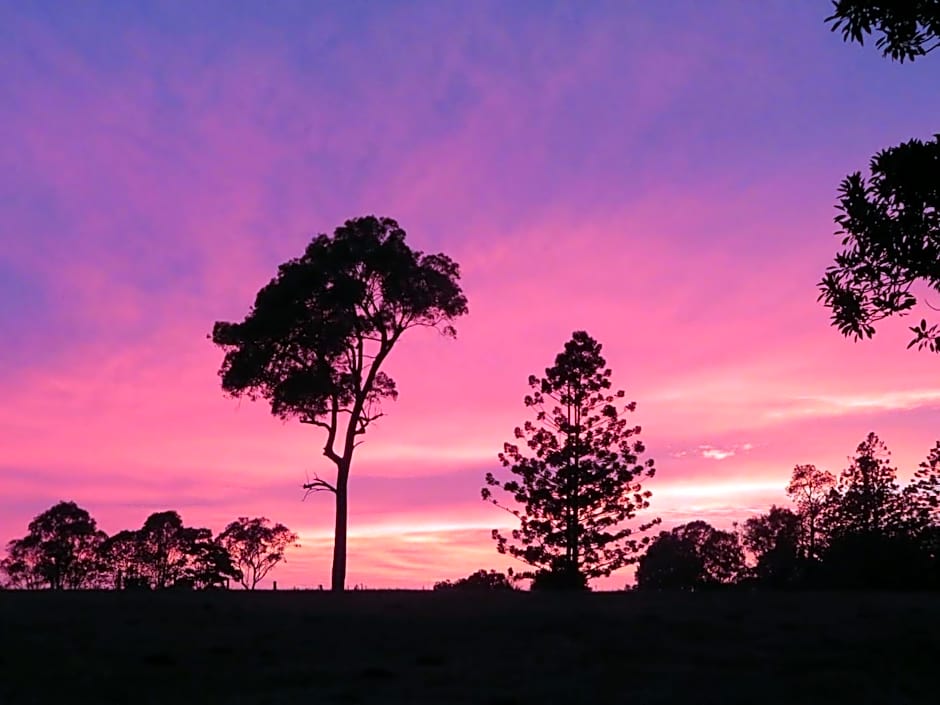 Valley Cabins By The Creek