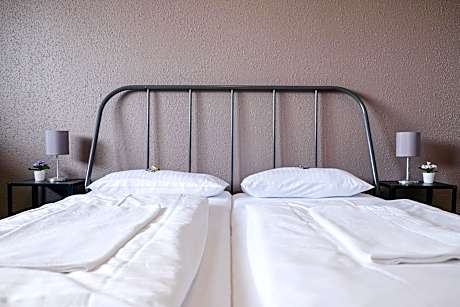 Double shared bathroom