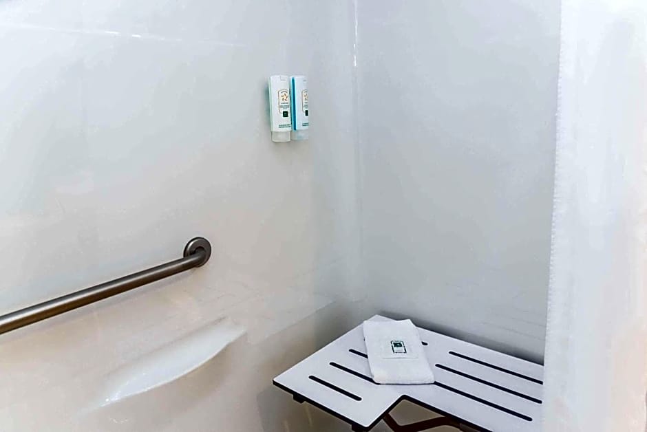 Quality Inn & Suites Petawawa