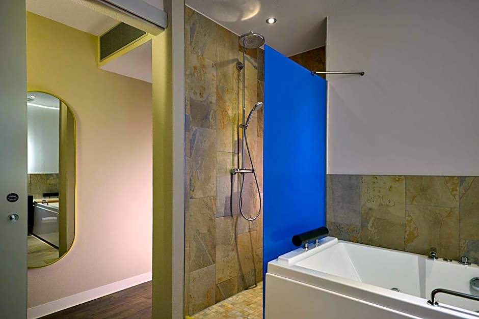 Haven Hotel Rotterdam, Curio Collection by Hilton