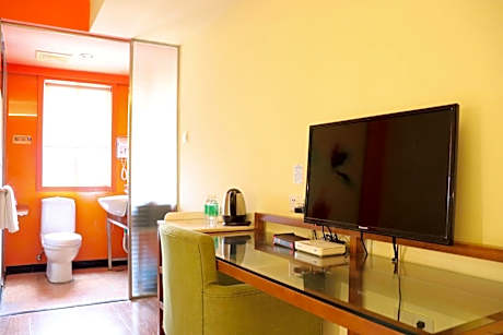 Standard Queen Room