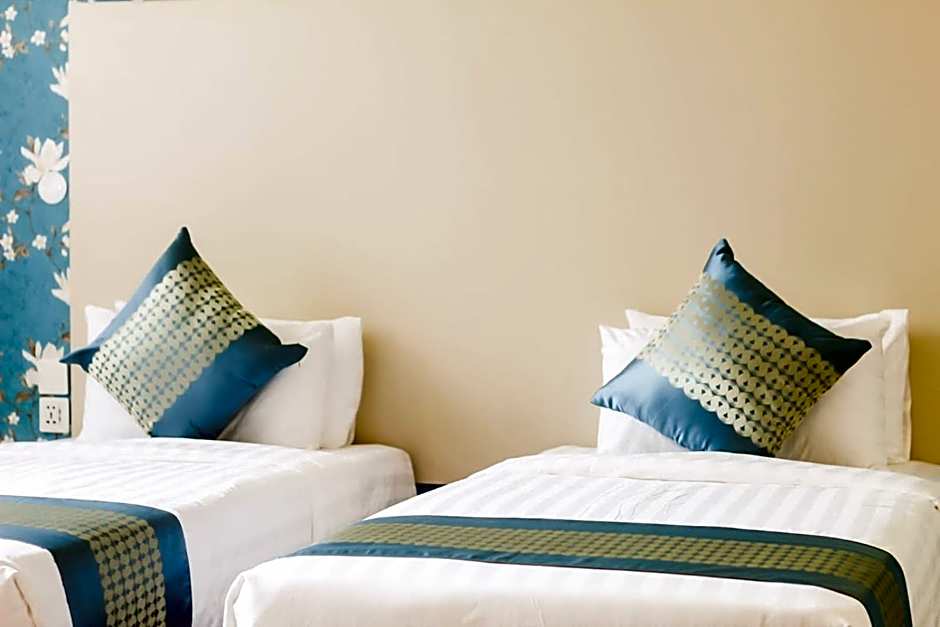 Blooming Suites