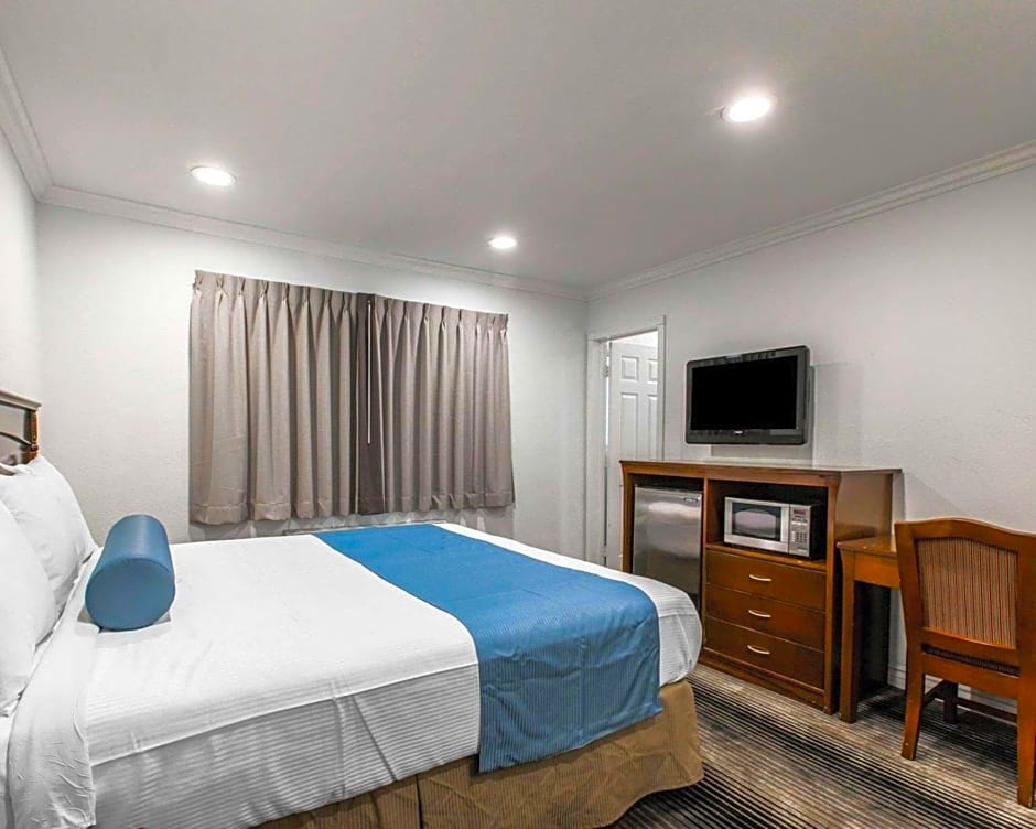 Rodeway Inn & Suites Pacific Coast Highway