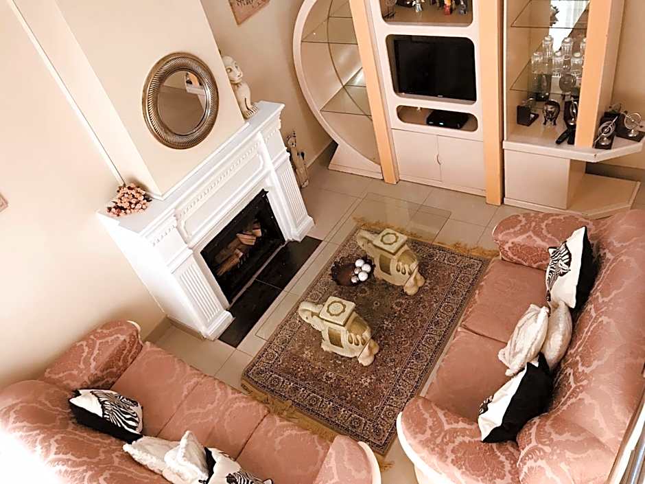 Jay and Bee Guesthouse