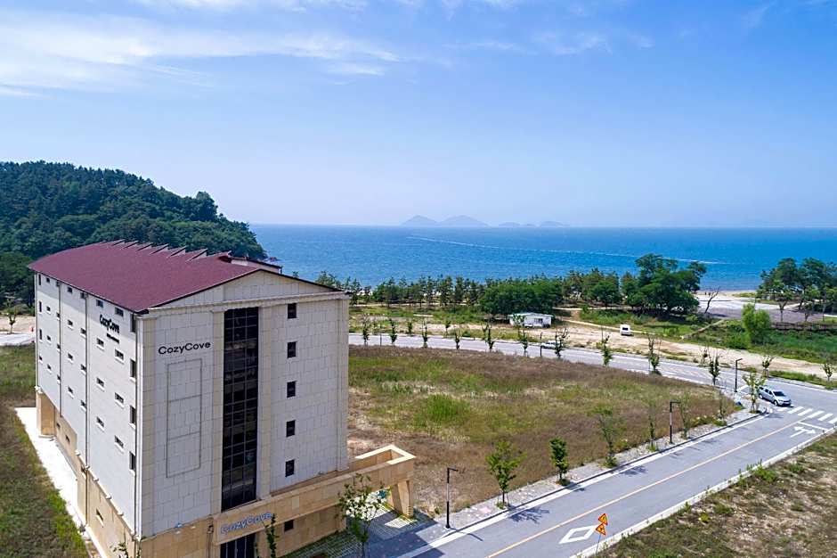 CozyCove Boutique Hotel