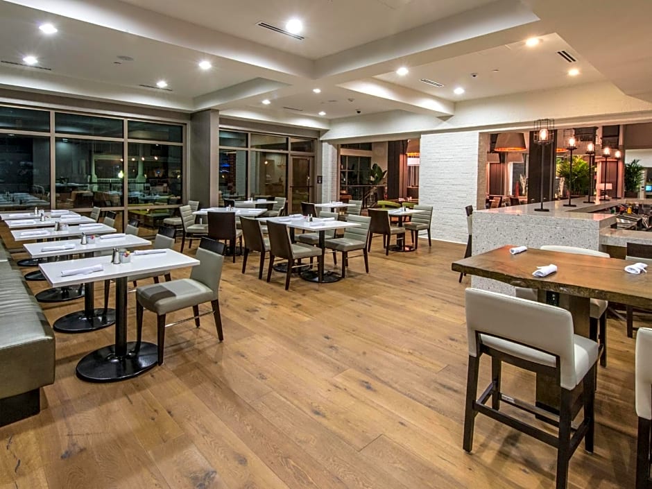 Hilton Garden Inn Charleston Waterfront/Downtown