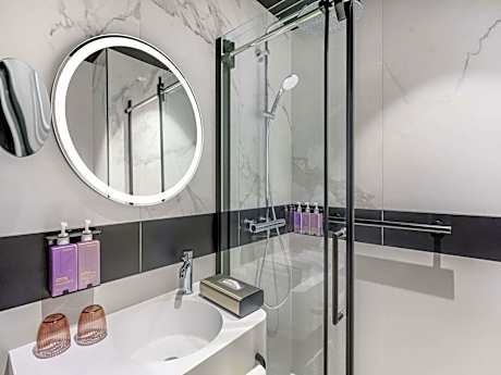 TRIBE Essential Queen room with Balcony