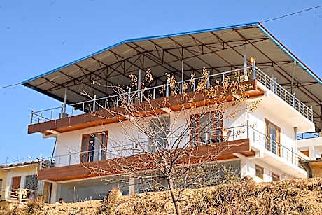 Himalayan Hill Top Resort 