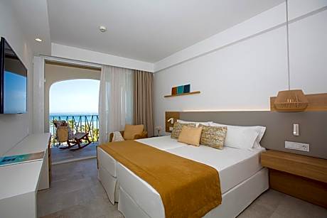 Superior Double Room with direct Sea View- 2 Beds