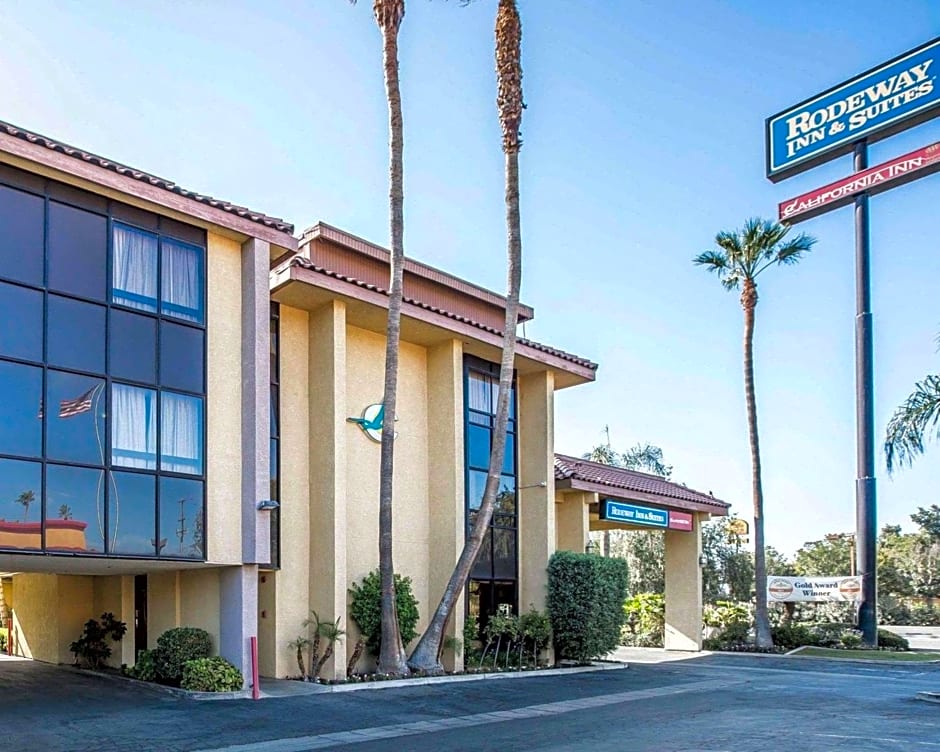 Rodeway Inn and Suites Bakersfield