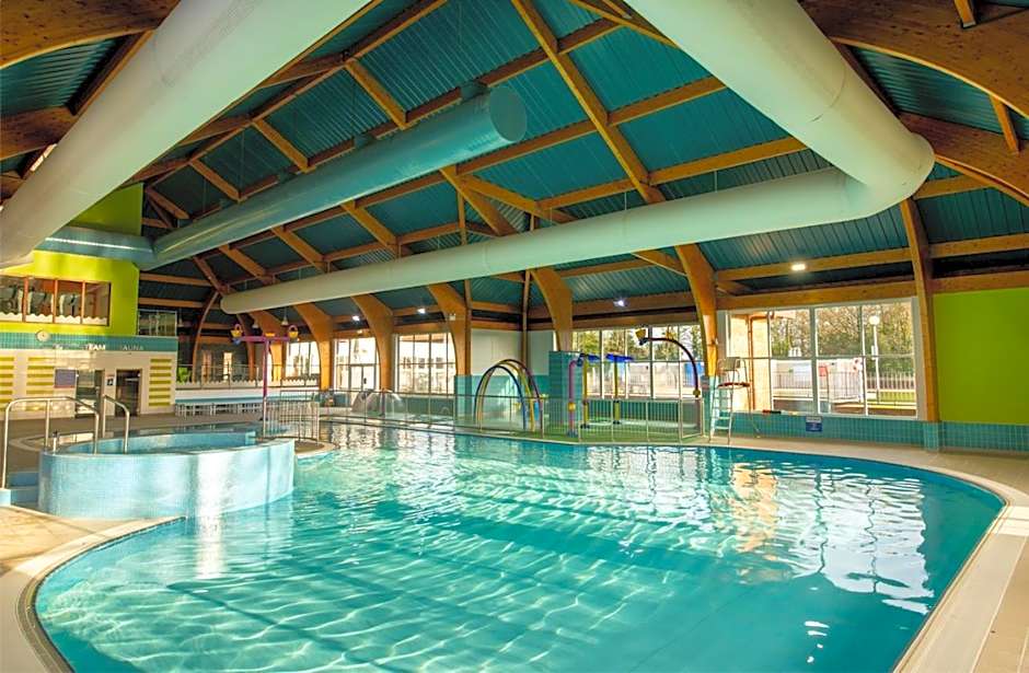 Forest Getaway, sleeps 6 at Bashley, leisure PASS included