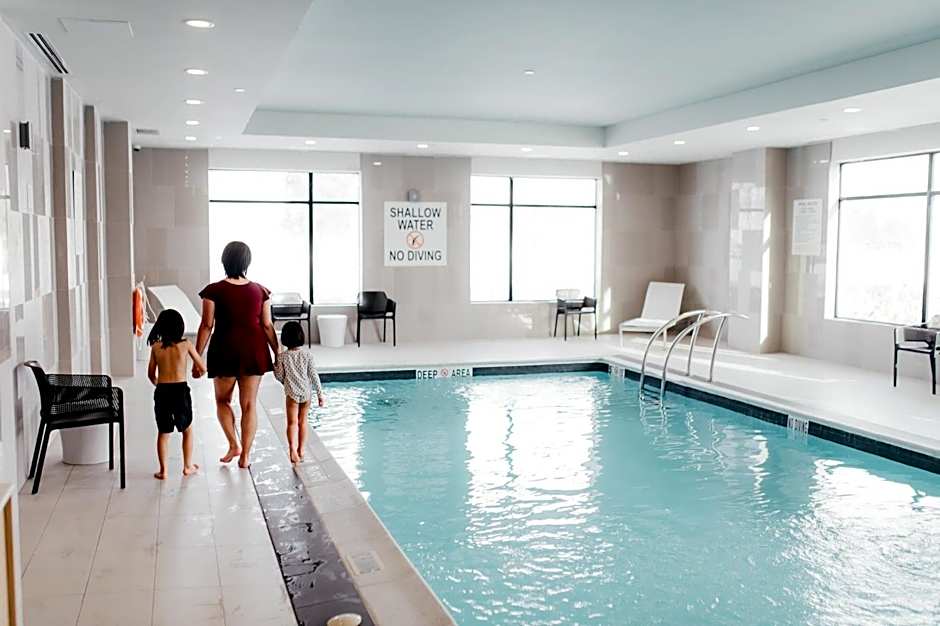 Holiday Inn Express Sarnia - Point Edward By IHG