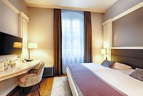 Superior Plus Room