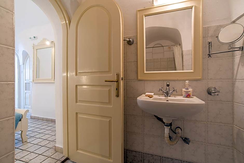 Ilioperato Hotel