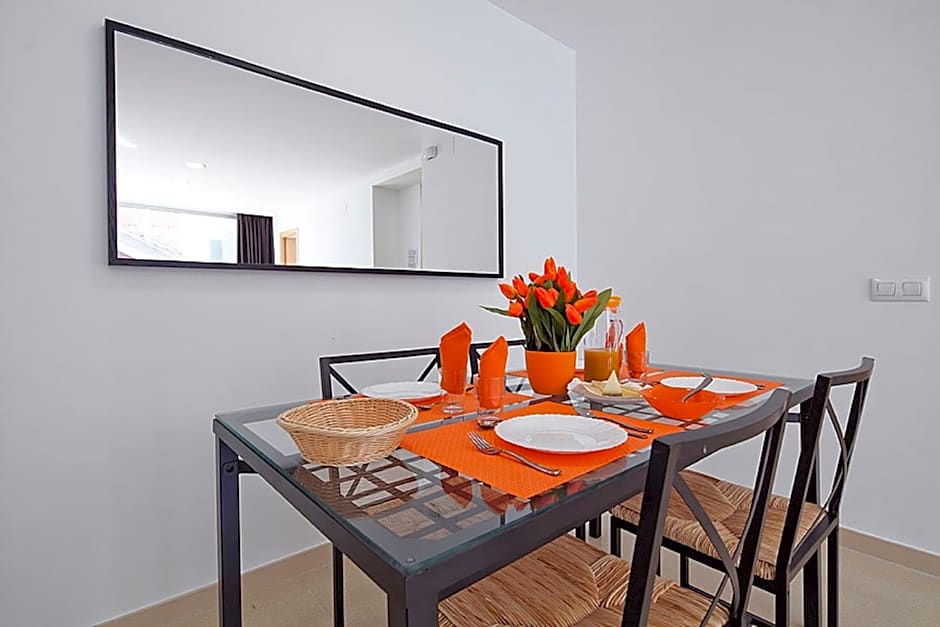 Charmsuites Paralel Apartments