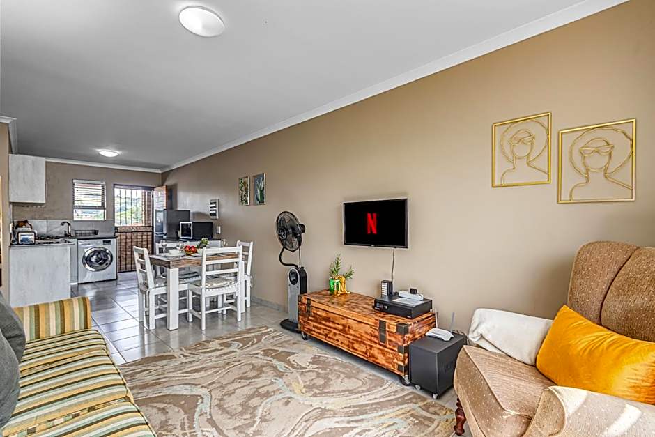 Airville Luxury Apartments, 7min Drive to Cresta Mall