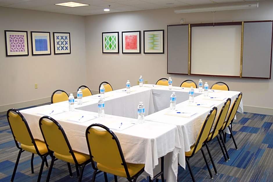 Holiday Inn Express Hotel & Suites Pensacola West I-10 By IHG