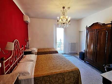 Triple Room with Terrace