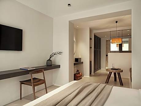 Supreme Private Pool Suite Sea View