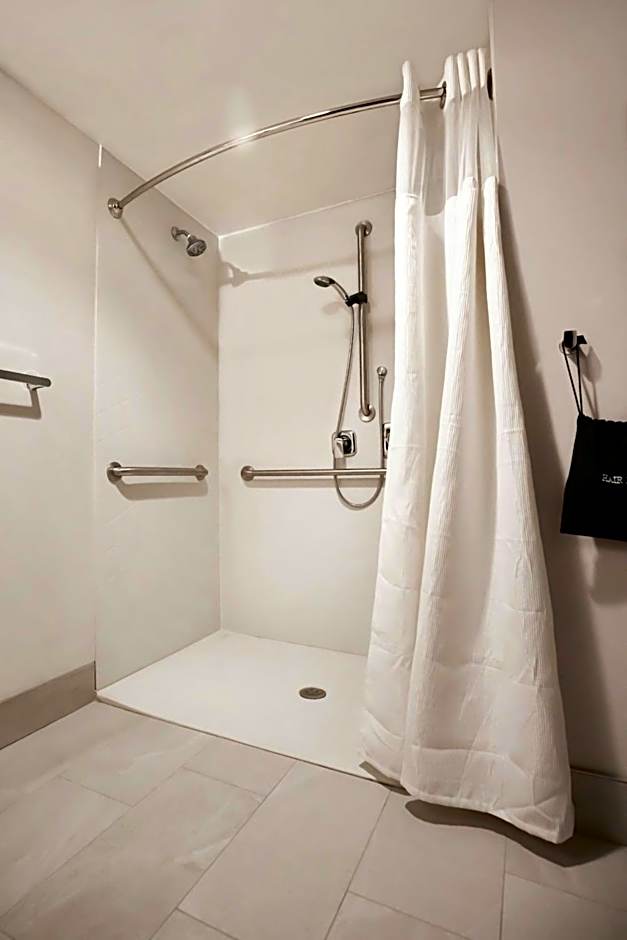 Fairfield by Marriott Inn & Suites Louisville Airport