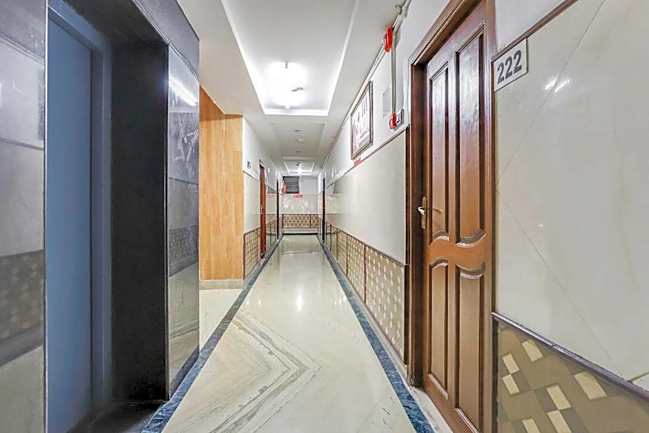 Golden Manor – Chennai, IL