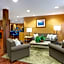 Microtel Inn & Suites by Wyndham Raton