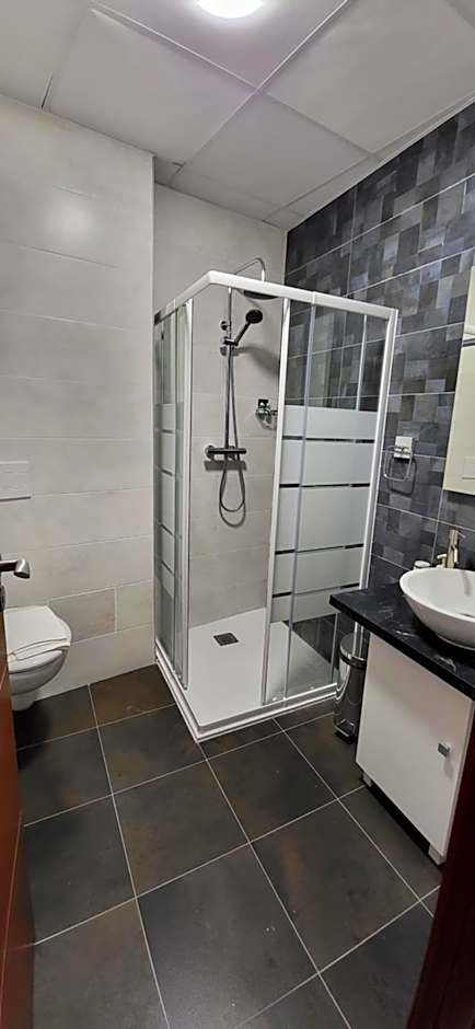 SQUARE HOTEL