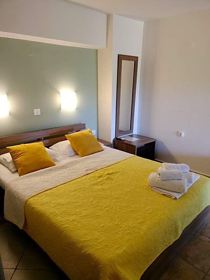 Anassa Deluxe Apartments & Studios