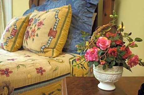 Lookaway Inn