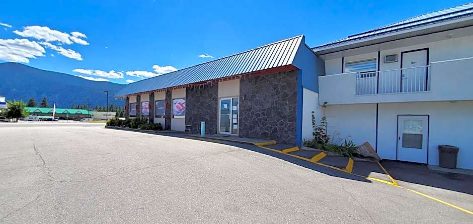Grand Forks Inn
