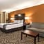 La Quinta Inn & Suites by Wyndham Knoxville Central Papermill