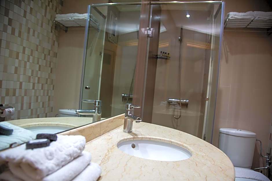 Malak Hotel