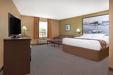 1 King Bed Deluxe Room Non-Smoking